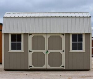 The Painted Side lofted Building for sale or rent to own in Natchez MS by Blaylock Portable Buildings